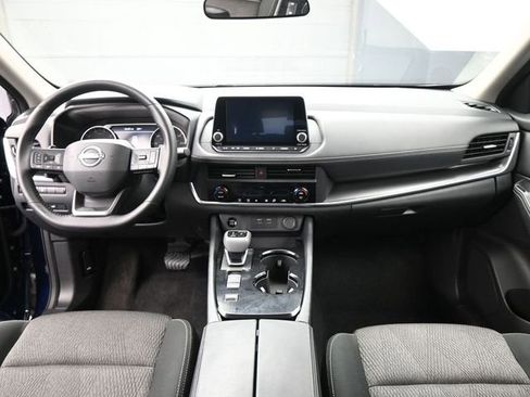 Used 2025 Nissan Rogue SV image 27