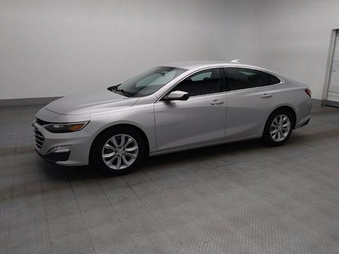 Used 2020 Chevrolet Malibu LT FWD image 2
