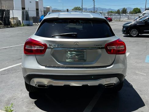Used 2018 Mercedes-Benz GLA 250 4MATIC w/ Premium Package image 6