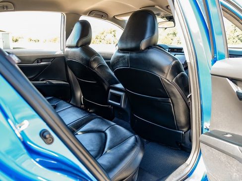 Used 2020 Toyota Camry LE image 40