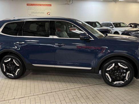 Used 2025 Kia Telluride S FWD image 13