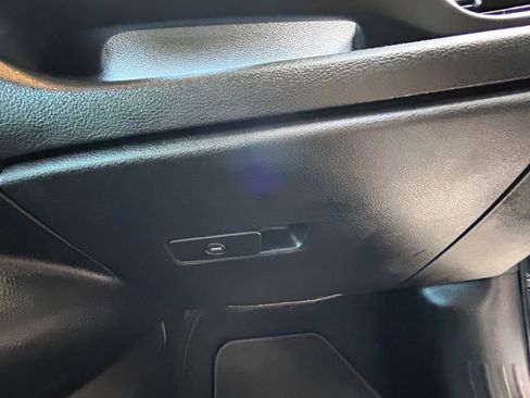 Used 2017 Jeep Renegade Latitude image 24