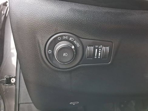 Certified 2023 Jeep Compass Latitude AWD/4WD image 24