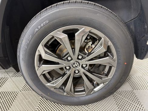 Used 2023 Toyota RAV4 XLE Premium AWD/4WD image 13