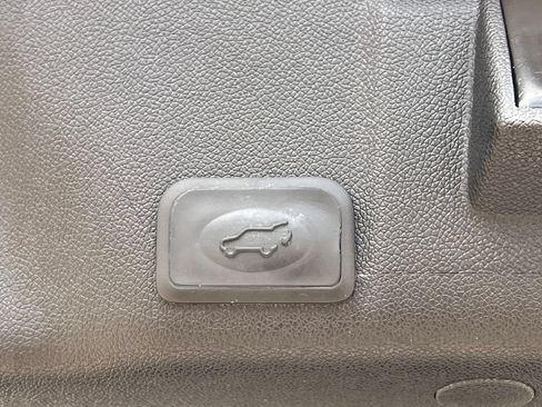 Used 2016 GMC Acadia SLT w/ Premium Edition FWD image 35