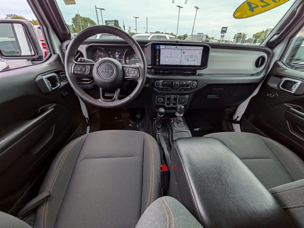 Used 2024 Jeep Wrangler Unlimited AWD/4WD image 14
