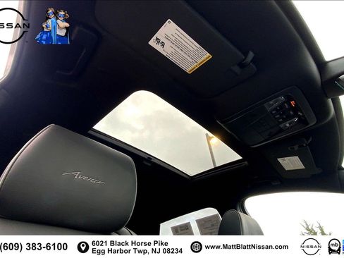 Used 2023 Buick Enclave Avenir AWD/4WD image 27
