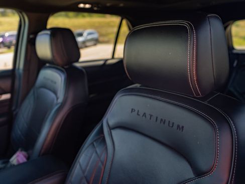 Used 2019 Ford Explorer Platinum AWD/4WD image 10