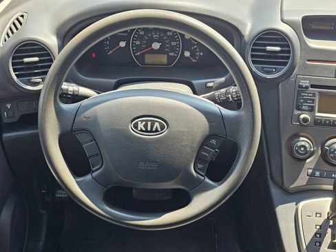 Used 2009 Kia Rondo LX FWD image 18