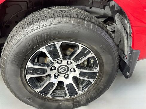 Used 2020 Nissan Titan SV w/ Accessory Utility Package image 29