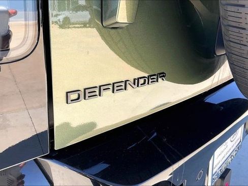 New 2026 Land Rover Defender 110 X-Dynamic SE image 8