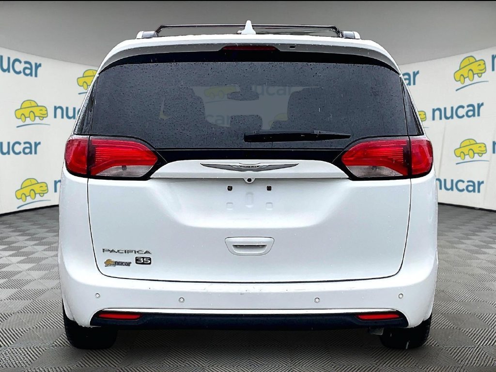 Used 2020 Chrysler Pacifica Touring-L FWD image 5
