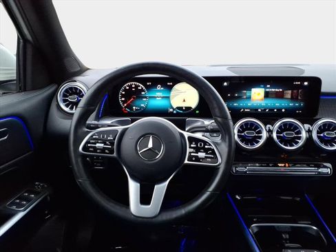 Used 2022 Mercedes-Benz GLB 250 GLB 250 image 12