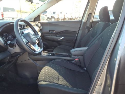 Used 2024 Nissan Kicks SV image 10