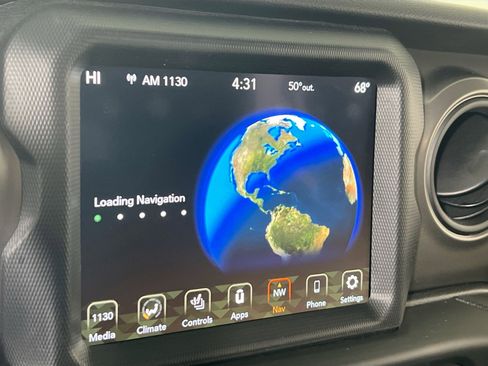 Used 2022 Jeep Gladiator Willys image 13