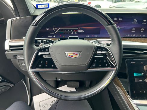 Used 2025 Cadillac Escalade ESV Sport Platinum w/ LPO, Floor Liner Package image 9