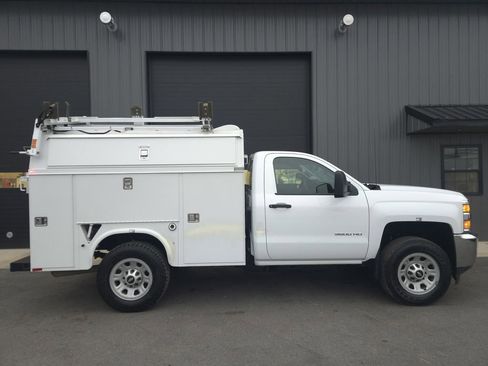 Used 2017 Chevrolet Silverado 3500 W/T image 5