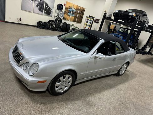 Used 2002 Mercedes-Benz CLK 320 Cabriolet image 9