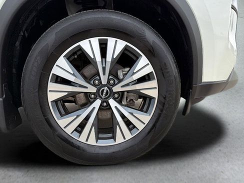 Certified 2023 Nissan Rogue SV w/ SV Premium B Package image 12