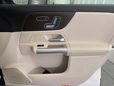 Used 2025 Mercedes-Benz GLA 250 image 19