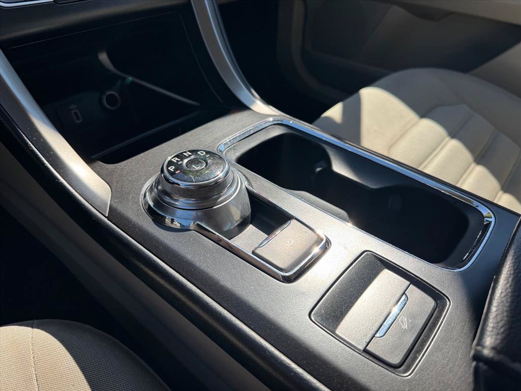 Used 2018 Ford Fusion SE w/ Fusion SE Technology Package FWD image 20