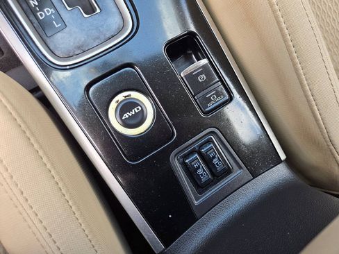 Used 2019 Mitsubishi Outlander SE AWD/4WD image 13