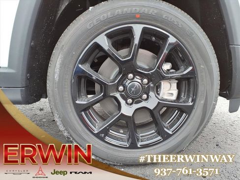 New 2026 Jeep Compass Latitude image 21