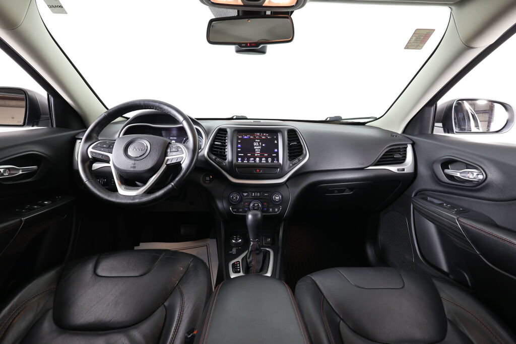 Used 2015 Jeep Cherokee Trailhawk w/ Comfort/Convenience Group AWD/4WD image 28