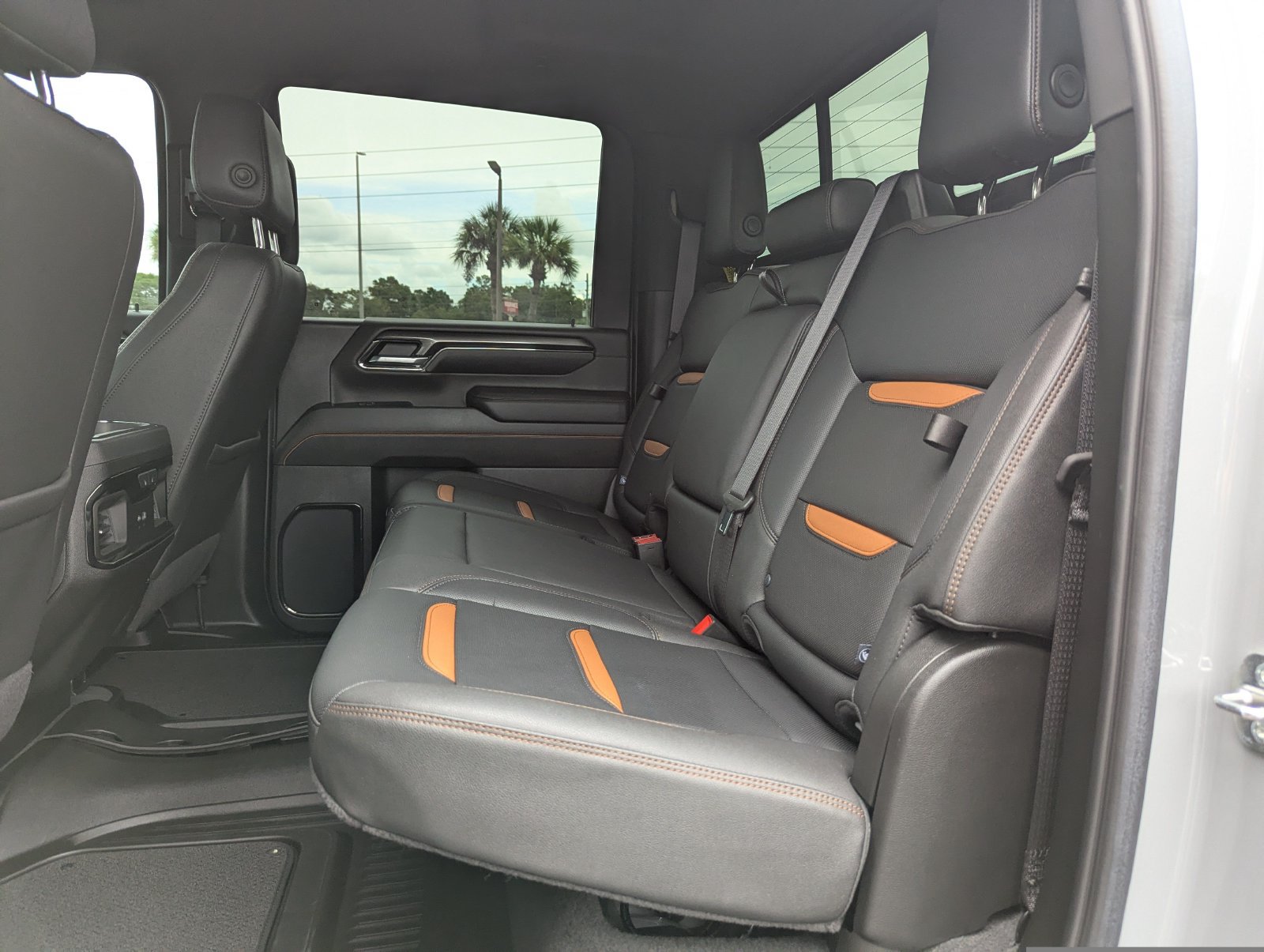 Used 2024 GMC Sierra 2500 AT4 w/ AT4 Premium Plus Package AWD/4WD image 23