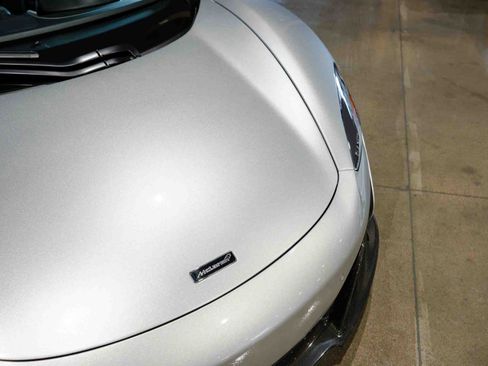 Used 2016 McLaren 650S Spider RWD image 44