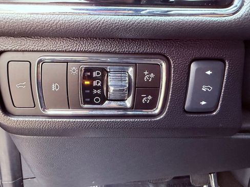 Used 2024 Lincoln Navigator L 4WD image 23