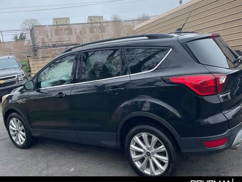 Used 2019 Ford Escape SEL image 2