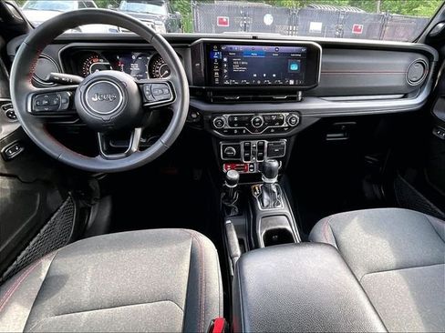 Used 2024 Jeep Wrangler Unlimited Rubicon AWD/4WD image 16