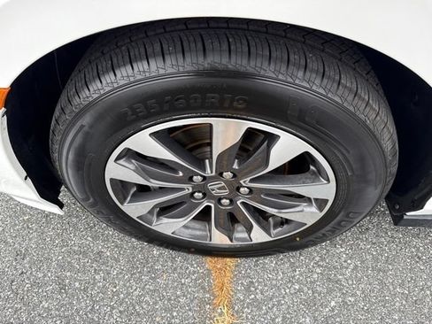 Used 2024 Honda Odyssey EX-L image 23
