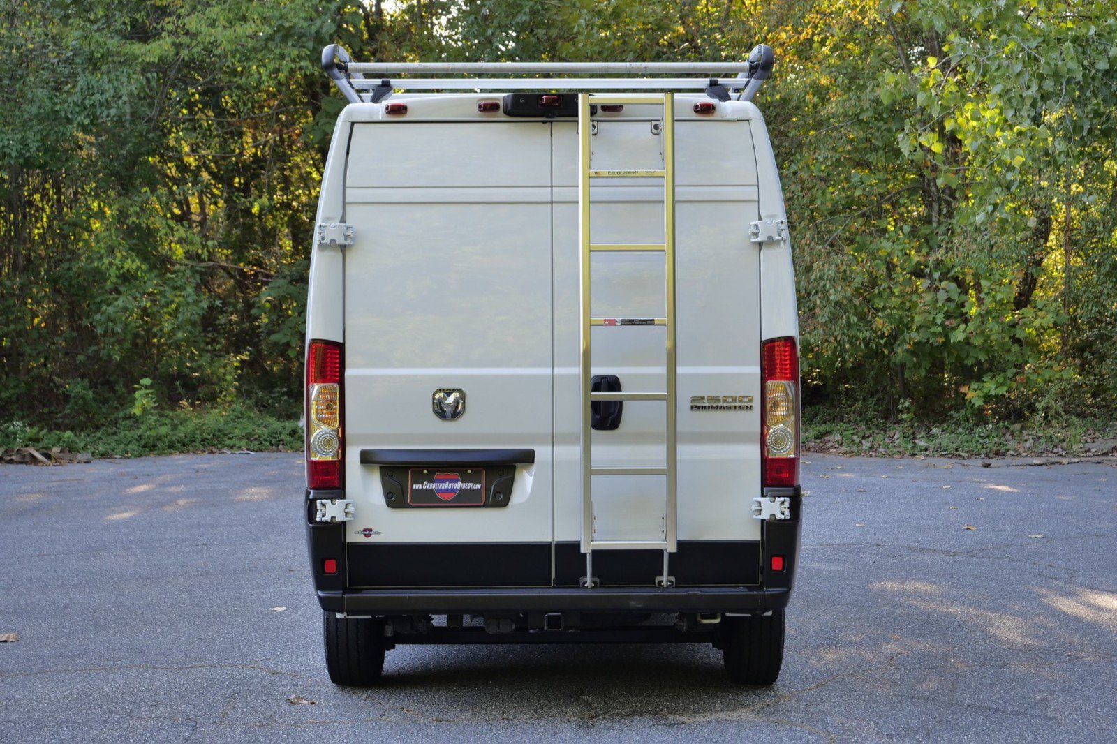 Used 2023 RAM ProMaster 2500 w/ Convenience Group FWD image 9