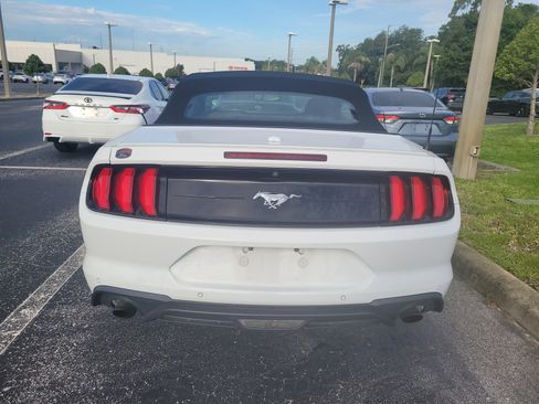 Used 2020 Ford Mustang Premium RWD image 6