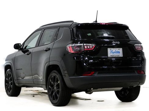 New 2026 Jeep Compass Latitude image 9