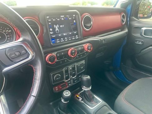 Used 2020 Jeep Gladiator Rubicon w/ Dual Top Group AWD/4WD image 19