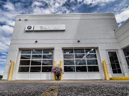 Used 2023 BMW 330i xDrive Sedan w/ Driving Assistance Package image 40