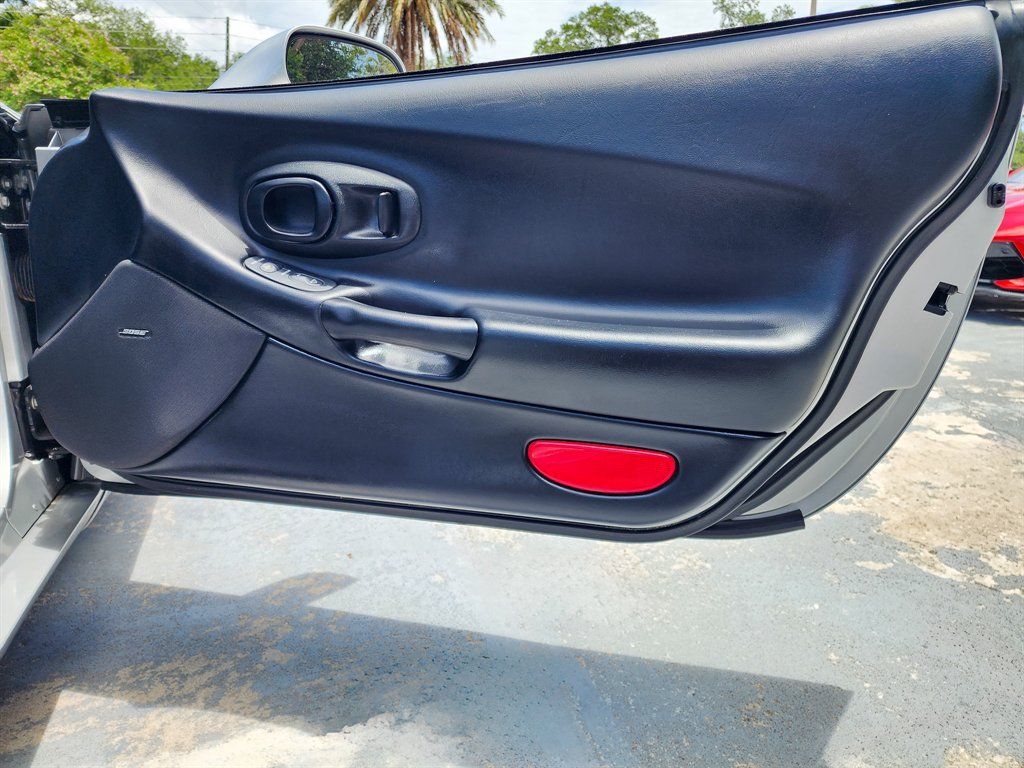 Used 2000 Chevrolet Corvette Convertible w/ Memory Pkg RWD image 26