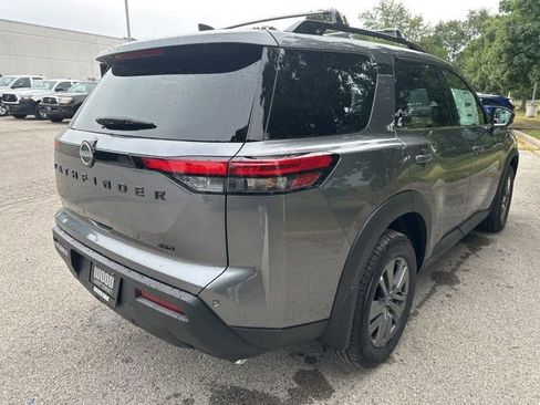New 2025 Nissan Pathfinder SV w/ Black Appearance Package image 7