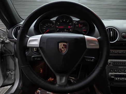 Used 2005 Porsche Boxster RWD image 16