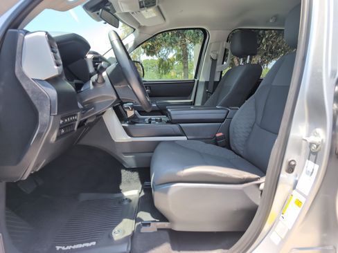 Used 2023 Toyota Tundra SR5 w/ SR5 Convenience Package AWD/4WD image 16