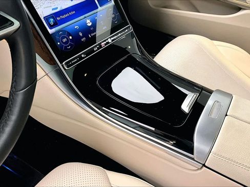 Used 2025 Mercedes-Benz CLE 300 4MATIC Coupe image 16