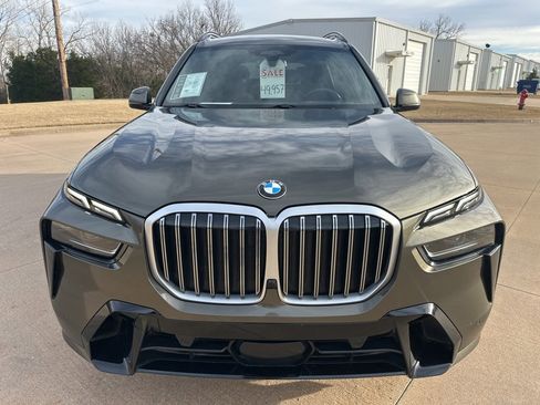 Used 2023 BMW X7 xDrive40i w/ M Sport Package image 8