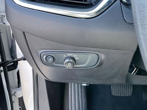 Certified 2024 Chevrolet Equinox LS w/ LS Convenience Package FWD image 27