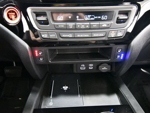 Used 2025 Honda Ridgeline Black Edition image 27