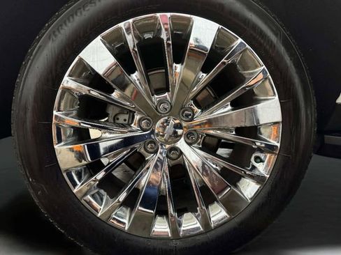 Used 2021 Chevrolet Tahoe Premier w/ Premium Package image 39