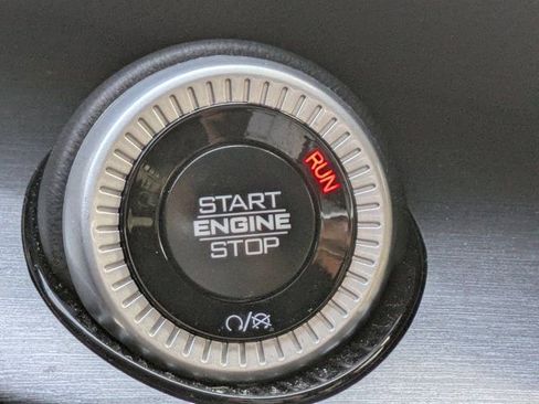 Used 2025 Jeep Wagoneer L Series II image 24