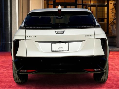 New 2025 Cadillac Lyriq Sport image 5